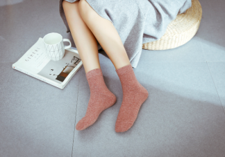 什么材质的袜子容易臭脚 袜子怎么选比较好