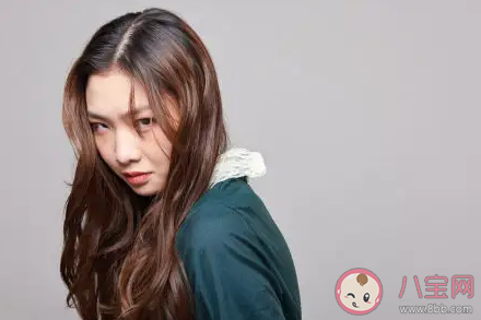 如何跟性格暴躁的女生相处 女生为什么会性格暴躁 如何跟性格暴躁的女生相处 女生为什么会性格暴躁