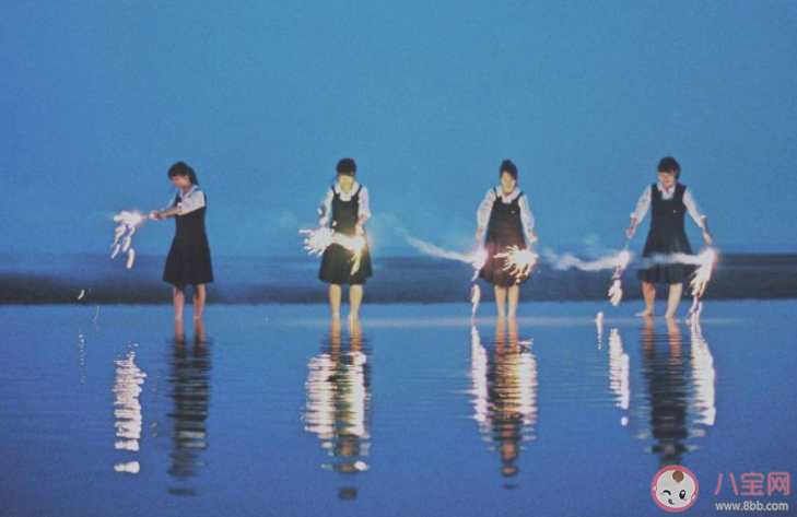 哪一刻你突然觉得青春结束了 青春结束的句子文案 哪一刻你突然觉得青春结束了 青春结束的句子文案