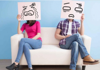 为什么翘二郎腿让人那么欲罢不能 跷二郎腿会导致骨盆上移吗