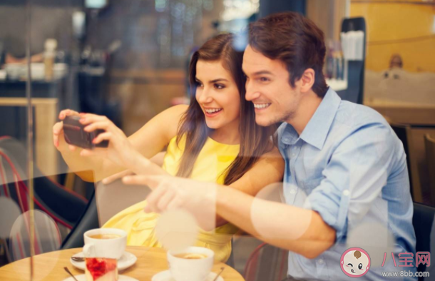 钱和爱情哪个更重要 金钱和爱情怎么选择