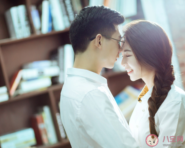 没有谈过校园恋爱会遗憾吗 大学时期的恋爱是利还是弊 没有谈过校园恋爱会遗憾吗 大学时期的恋爱是利还是弊