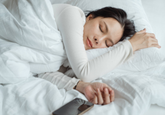 早睡可以缓解不良情绪吗 睡眠如何影响你的情绪