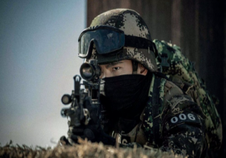 《特战荣耀》燕破岳为什么射击不好 郭笑笑是怎么教燕破岳的