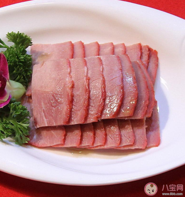 牛肉泛荧光绿是变质吗 牛肉出现彩色反光还能不能吃