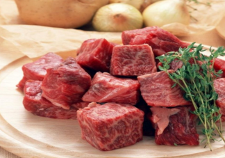 牛肉泛荧光绿是变质吗 牛肉出现彩色反光还能不能吃