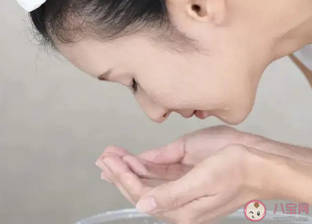 洗脸最好用热水还是凉水 每天洗几次脸最好