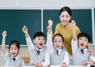 努力不被老师看见怎么办 什么学生能引起老师注意