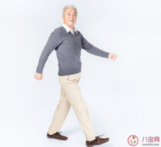 不同人群的走路方式有什么不同 哪些走路方式是错误的 不同人群的走路方式有什么不同 哪些走路方式是错误的