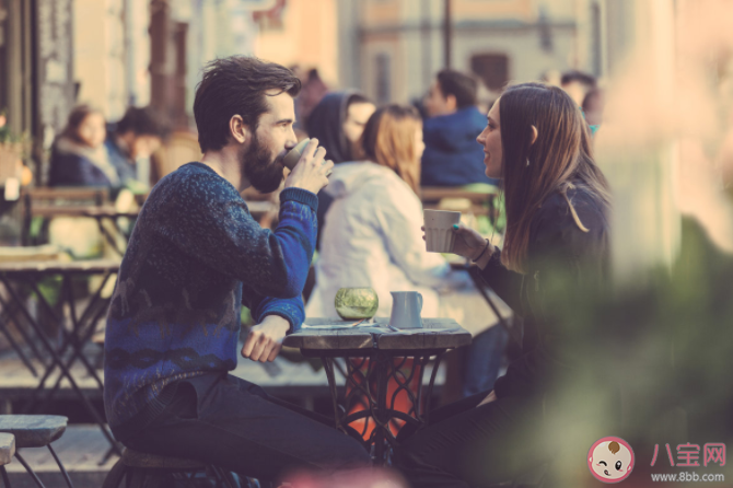 为什么说要先谋生再谋爱 感情里爱重要还是生存重要 为什么说要先谋生再谋爱 感情里爱重要还是生存重要