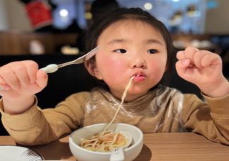 挑食的孩子到底在挑什么 孩子挑食该怎么办