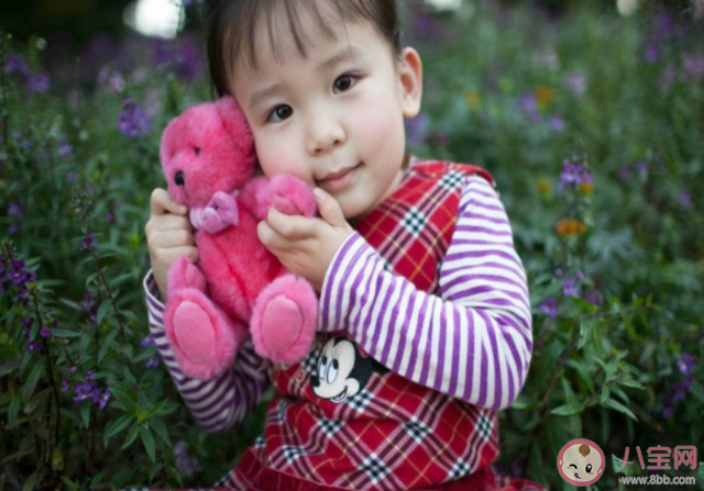 过分精致式养娃有什么弊端 家长假精致对孩子有什么影响