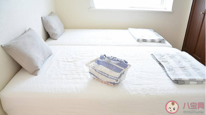 起床后多久叠被子比较好 被子有味道怎么办 起床后多久叠被子比较好 被子有味道怎么办