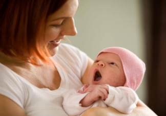 新生儿体重多少斤最聪明 宝宝智商和遗传有关系吗