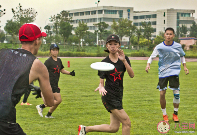 年轻人为什么玩飞盘上瘾 飞盘运动为什么火了