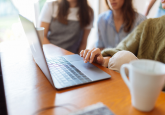 年轻人是该选择打工还是创业 创业前提是什么