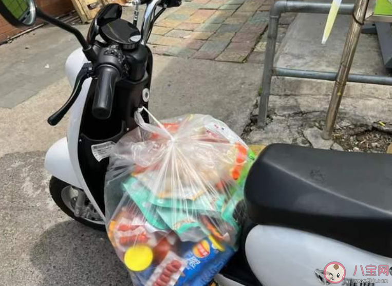 如何看待大厂女孩辞职送外卖 你认为她的选择对吗 如何看待大厂女孩辞职送外卖 你认为她的选择对吗