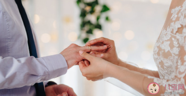 如何看待伴娘渐渐职业化 租个陌生人做伴娘靠谱吗