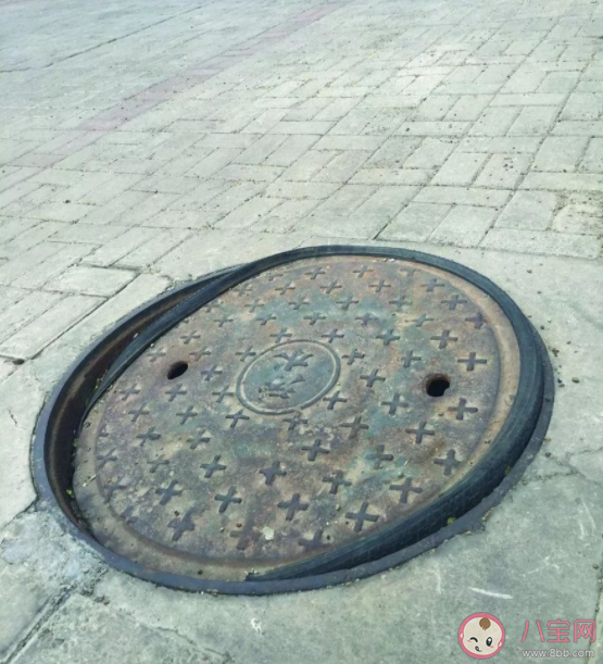 如何避免井盖吃人悲剧再次发生 为什么井盖吃人问题长期存在