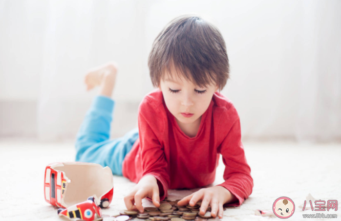 小孩子总是乱花钱该怎么办 孩子为什么会乱花钱