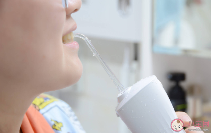 初次使用冲牙器出血后正常吗 冲牙器的正确使用方法 初次使用冲牙器出血后正常吗 冲牙器的正确使用方法