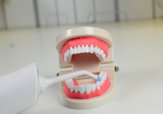 初次使用冲牙器出血后正常吗 冲牙器的正确使用方法