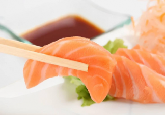 吃淡水鱼生会感染寄生虫吗 吃鱼生白酒可以杀菌吗