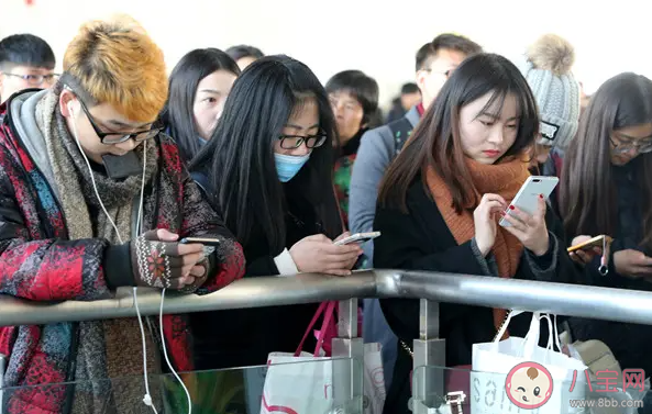 长期做低头族会影响颜值 怎样摆脱低头族 长期做低头族会影响颜值 怎样摆脱低头族