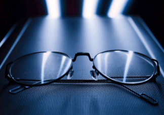 镜片也有保质期吗 有哪些常见方法可以减少眼镜片划伤