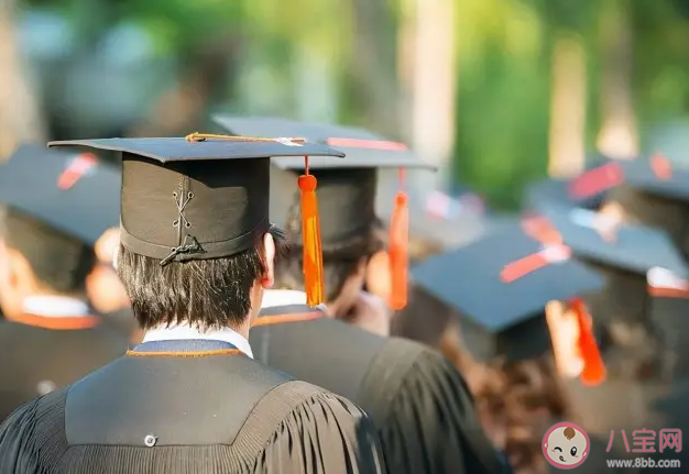 怎样看待研究生超长延毕 研究生被延毕了该怎么办