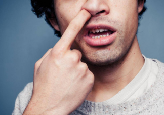 挖鼻孔会带来3个不良后果 经常挖鼻孔会怎样