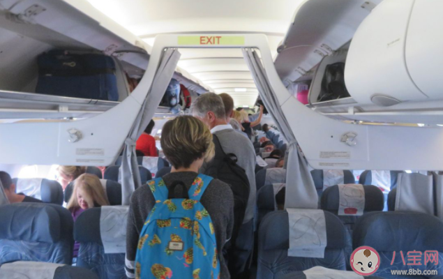 为什么乘飞机脚肿 怎么缓解乘坐飞机的脚肿