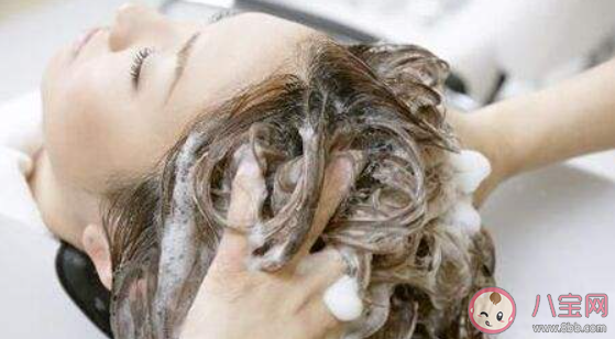 反复头屑的原因是什么 为什么一直有头屑 反复头屑的原因是什么 为什么一直有头屑