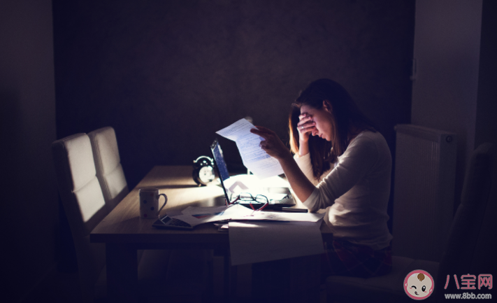 长期熬夜会伤胃吗 熬夜时身体承受着哪些煎熬
