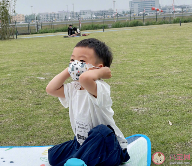 如何满足小朋友的好奇心 怎样保护孩子的好奇心和兴趣