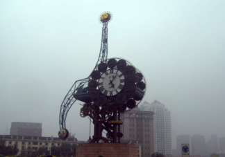 企业应该限制应届生就业年龄吗 应届生年龄大了会被嫌弃吗