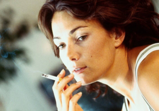 吸烟会变丑变秃吗 吸烟对皮肤有什么损害