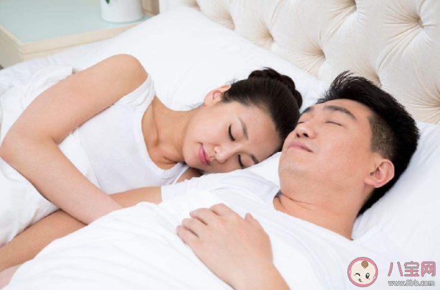 研究称与伴侣共眠好过独睡 和伴侣一起睡更好吗