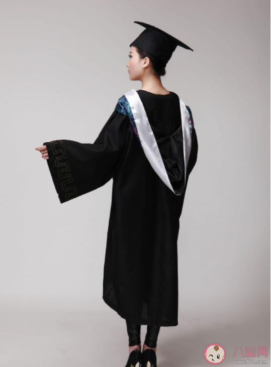 专科毕业能穿学位服吗 学位服的应用范围