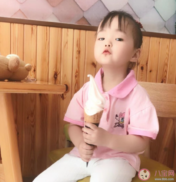 孩子馋冰淇淋有错吗 要不要给孩子吃冰淇淋 孩子馋冰淇淋有错吗 要不要给孩子吃冰淇淋