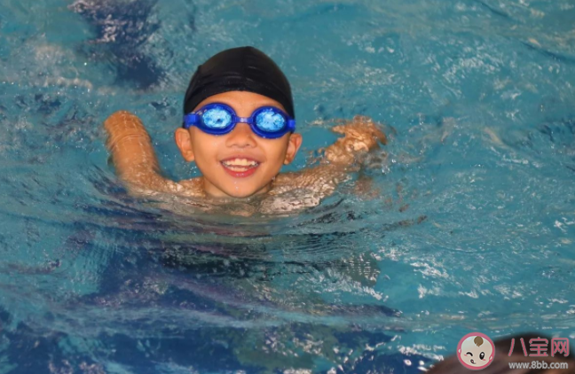 武汉暑假中小学生哪些场馆免费游泳 学习游泳安全是第一位 武汉暑假中小学生哪些场馆免费游泳 学习游泳安全是第一位