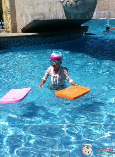 武汉暑假中小学生哪些场馆免费游泳 学习游泳安全是第一位 武汉暑假中小学生哪些场馆免费游泳 学习游泳安全是第一位
