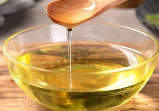 植物油可以和猪油混在一起用吗 植物油和猪油哪个更好