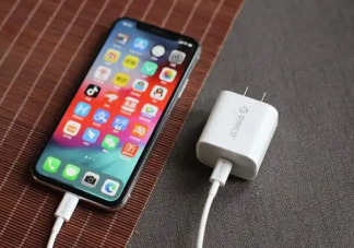 真的不建议手机电量耗尽再充电 手机电量多少就要充电了