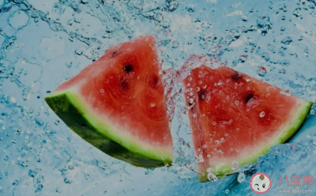 隔夜冰西瓜能否切掉表层后食用 西瓜隔夜后还要不要吃 隔夜冰西瓜能否切掉表层后食用 西瓜隔夜后还要不要吃