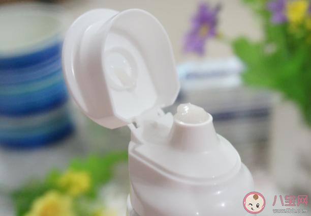 美白牙膏真的有美白作用吗 市面上的美白牙膏有哪几种 美白牙膏真的有美白作用吗 市面上的美白牙膏有哪几种