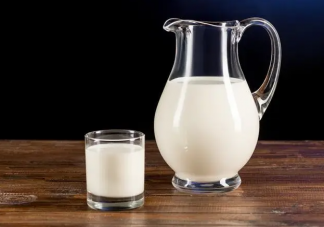 选购纯牛奶要注意什么 纯正奶好还是配方的好