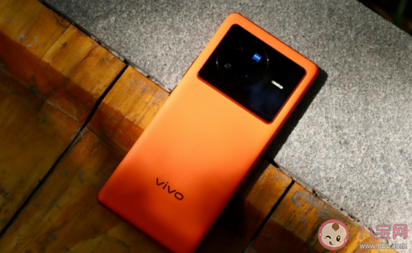 玻璃和素皮材质手机怎么选 手机背壳材质优劣对比 玻璃和素皮材质手机怎么选 手机背壳材质优劣对比