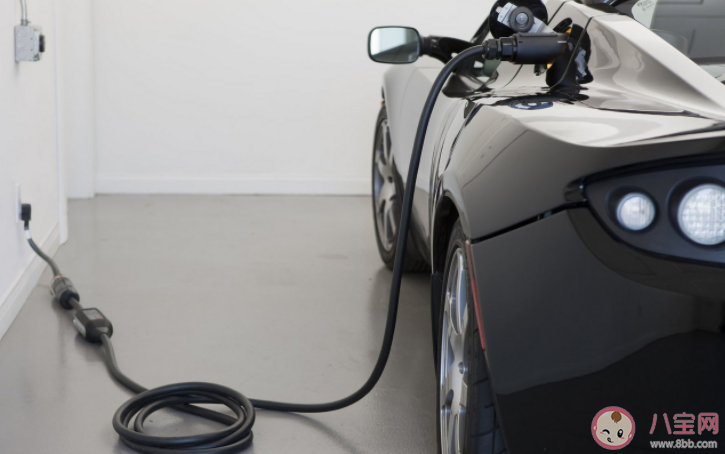 电动车每天充和用尽再充哪个更伤车 电动车充电三不要原则