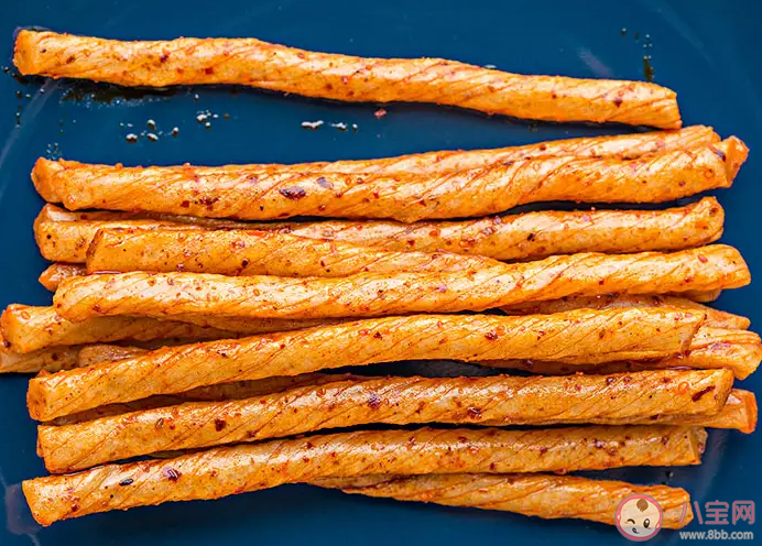 年轻人到底有多爱辣条 为什么辣条深受喜爱